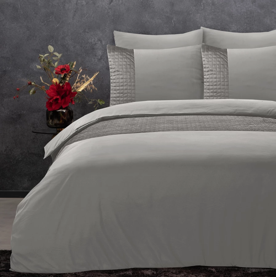 Velvet Ruffles Zwart