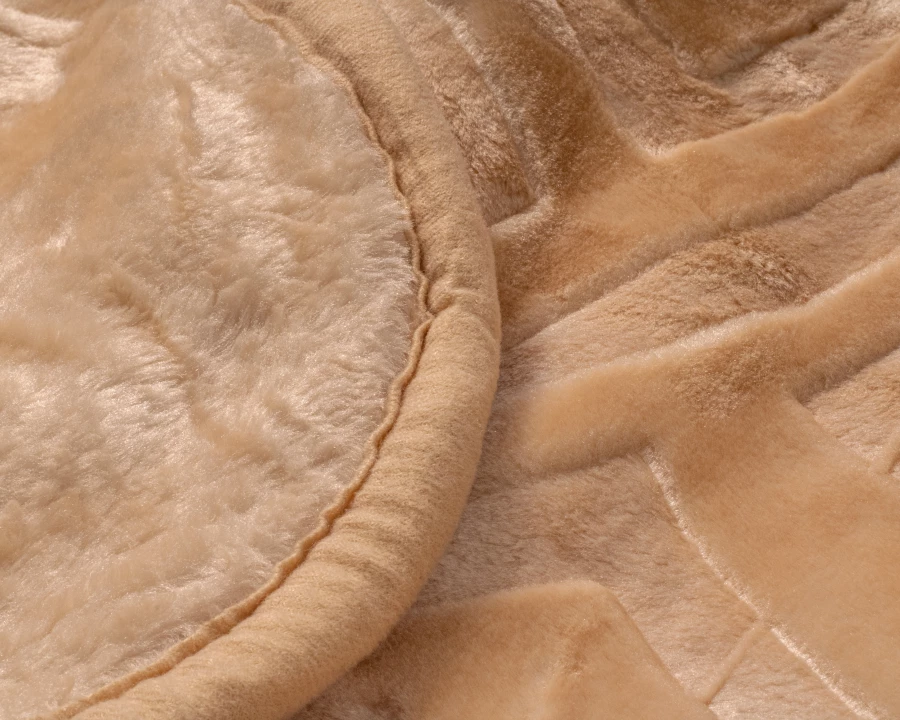 Embossed Zeta Deken Crème 200 x 240