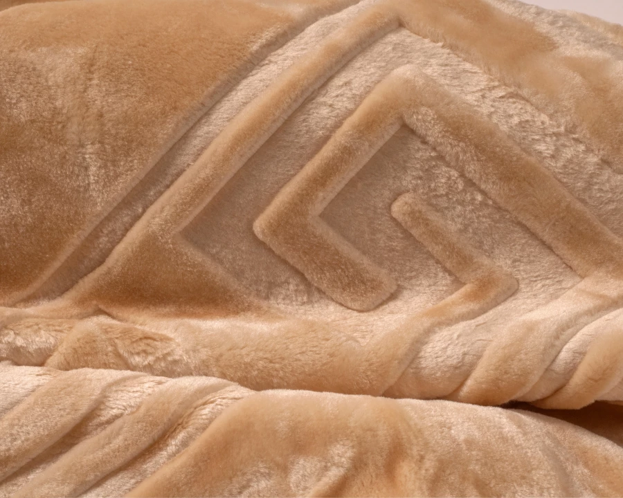 Embossed Zeta Deken Crème 200 x 240