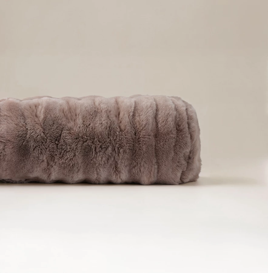 Bodypillow Pompom Taupe 140 x 20